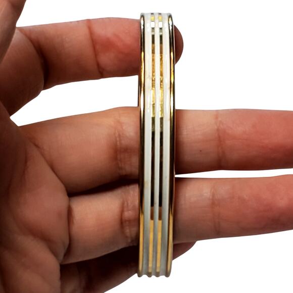 White and Gold Tone Striped Bangle Bracelet 9" Unsigned Vtg - Picture 3 of 4